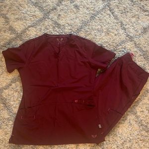 Woman’s Smitten Scrub Set - Size Medium -  Color Maroon